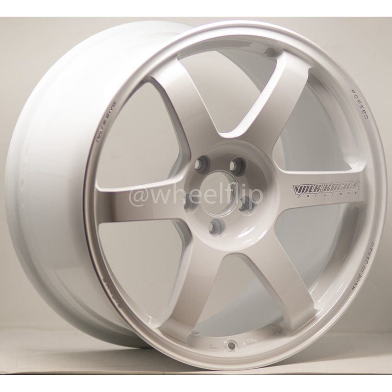 Volk Racing TE37 Saga S-Plus 18×9.5 +38 5×114.3 Dash White (SET)