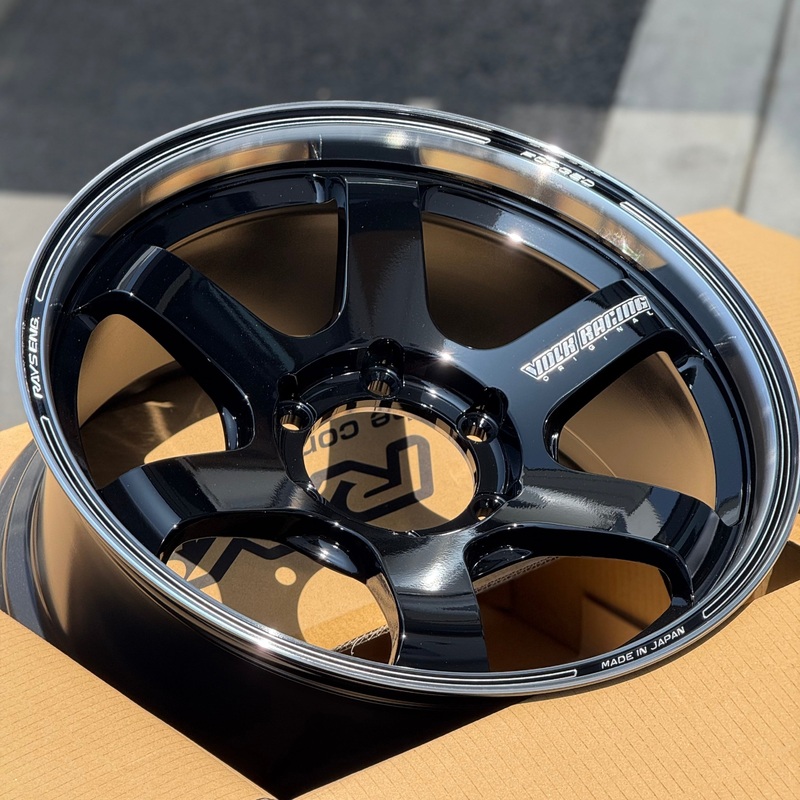 Volk Racing TE37SB Tourer 18×8.5 +22 6×139.7 Black / Rim DC (SET)
