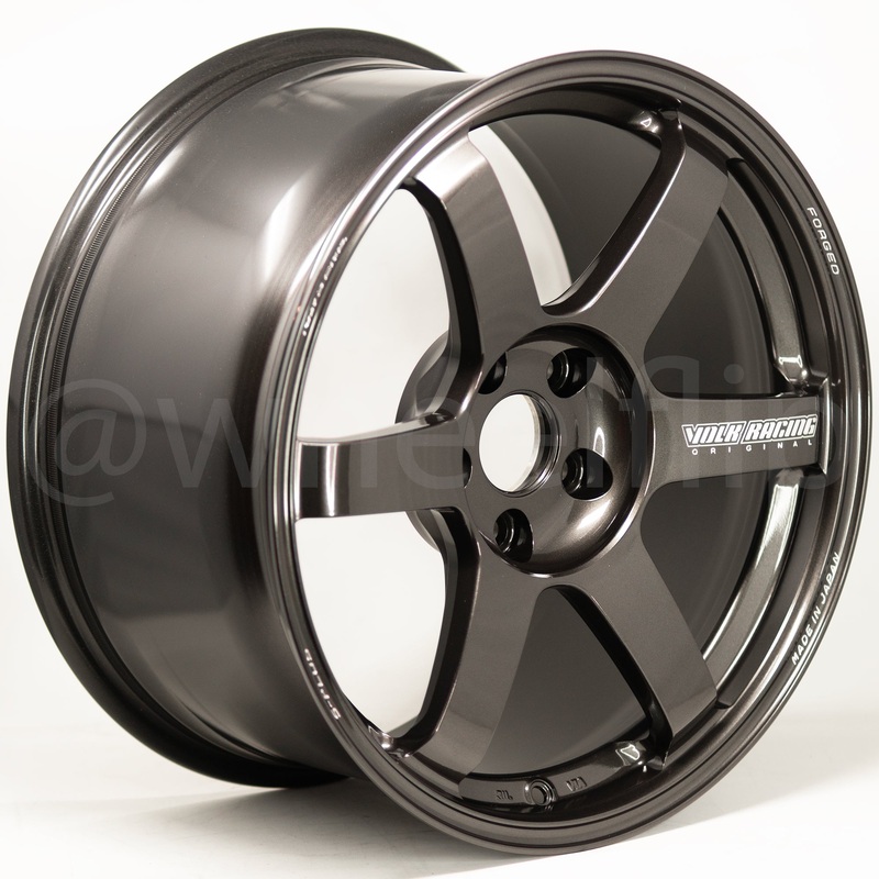 Volk Racing TE37 Saga S-Plus 18×9.5 +38 5×114.3 Diamond Black (SET)